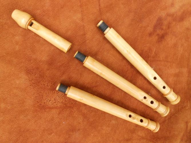 flabuta 3 corps (doigtés flûtet renaissance, txirula, galoubet) buis
